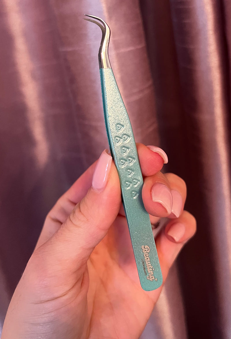 Tweezers crochet "grip"